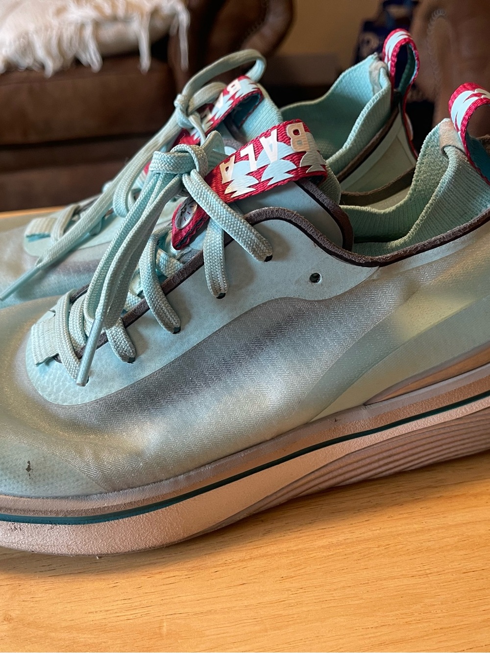 Bala Twelves Daybreak Nursing Shoes Women Size 7 Teal Aqua Blue